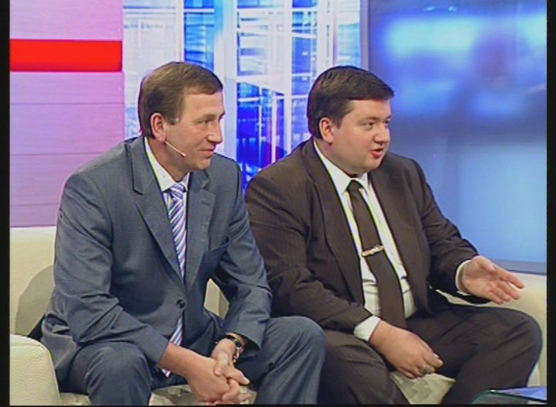 адвокат Ежов Антон (справа) и директор ГУП ДЕЗ района Дорогомилова г. Москвы Александр Акутин